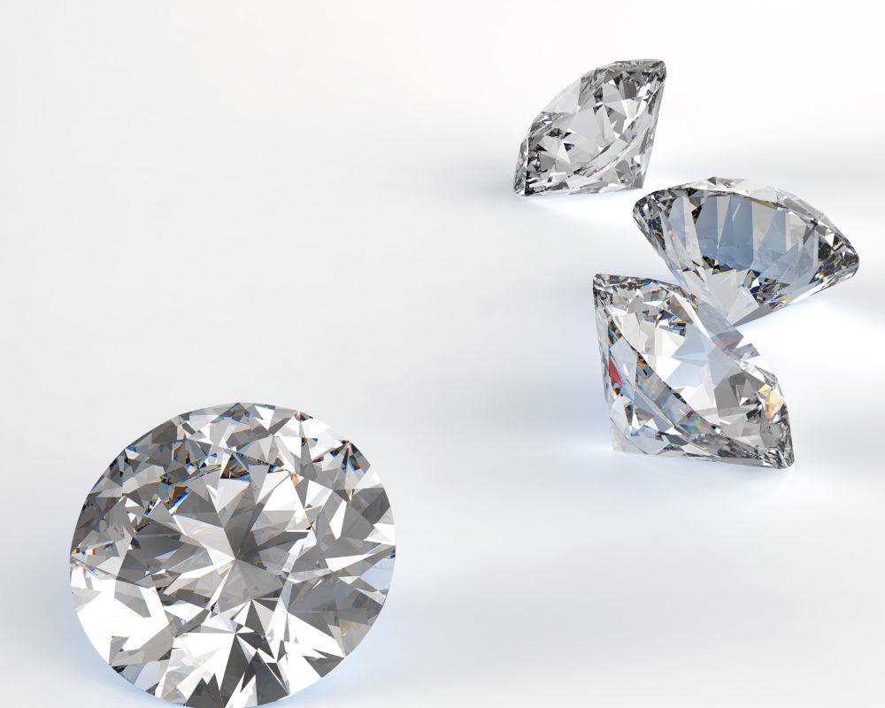 Choosing Between Platinum and Gold for Your Lab Diamond Ring